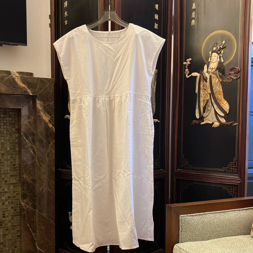 Elegant White linen Dress with hidden pockets